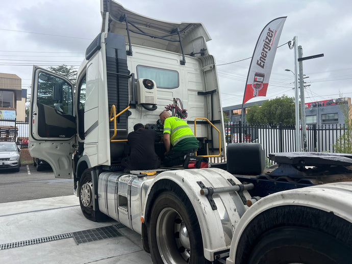 The Ultimate Guide to Commercial Truck Battery Maintenance & Fleet Cost Reduction